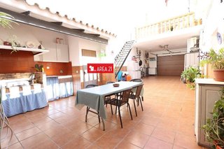 Chalet en venta en Núcleo Urbano en Pobla de Vallbona (la)