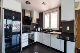 Ático en venta en Los Cármenes en Madrid
