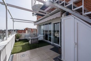Ático en venta en Los Cármenes en Madrid