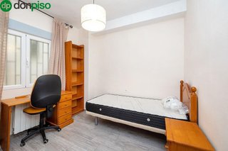Piso en venta en Camino de Ronda - Rosaleda en Granada