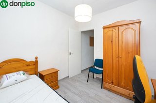 Piso en venta en Camino de Ronda - Rosaleda en Granada