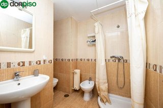 Piso en venta en Camino de Ronda - Rosaleda en Granada
