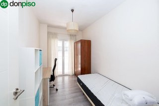 Piso en venta en Camino de Ronda - Rosaleda en Granada