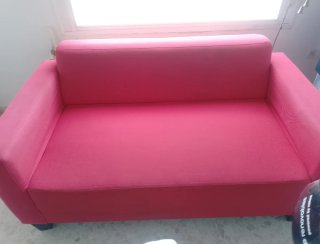 Sofá 2 plazas rosa