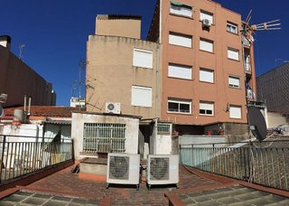 Edificio en venta en Creu de Barberà en Sabadell
