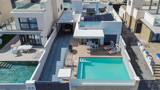 Chalet en venta en San Miguel de Salinas