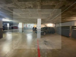 Garaje en venta en Bisbal d´Empordà, La