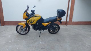 Triumph Tiger 885i Adventure Moto