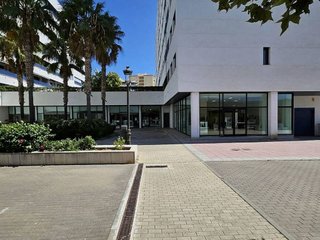 Local comercial en venta en Puerto - Plaza de Toros en Estepona
