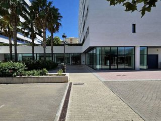 Local comercial en venta en Puerto - Plaza de Toros en Estepona