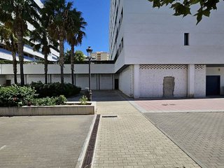 Local comercial en venta en Puerto - Plaza de Toros en Estepona