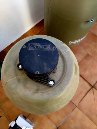 2 Cebaderos Comederos Automáticos Moultrie