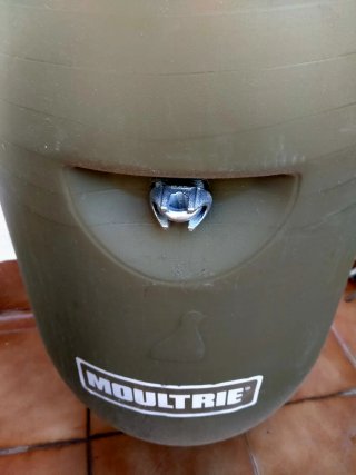 2 Cebaderos Comederos Automáticos Moultrie