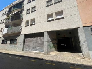 Garaje en venta en Santa Eugènia en Girona