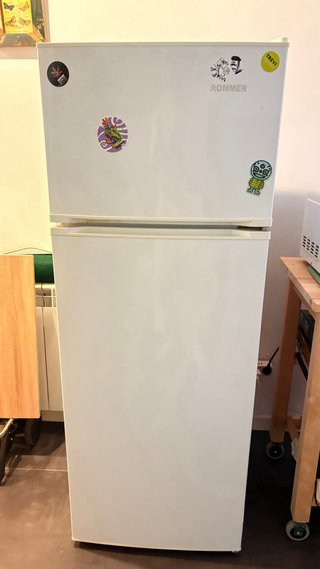 Nevera blanc: marca rommer. El precio es decente