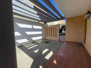 Casa pareada en venta en Zona Colegio Europa en Espartinas