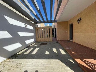 Casa pareada en venta en Zona Colegio Europa en Espartinas