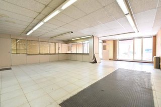 Local comercial en venta en La Font de la Guatlla en Barcelona