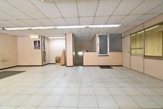 Local comercial en venta en La Font de la Guatlla en Barcelona