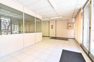 Local comercial en venta en La Font de la Guatlla en Barcelona