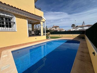 Chalet en venta en Campos de Golf - Villa Martin - Los Dolses en Orihuela