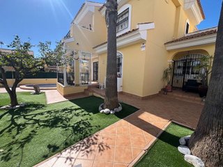 Chalet en venta en Campos de Golf - Villa Martin - Los Dolses en Orihuela