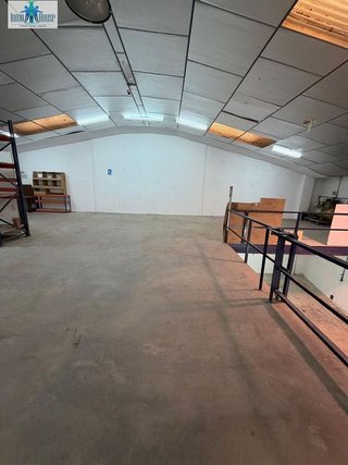 Nave industrial en venta en Santa Cruz - Industria - Polígono Campollano en Albacete