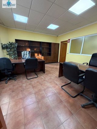 Nave industrial en venta en Santa Cruz - Industria - Polígono Campollano en Albacete