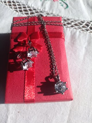 Conjunto Plata: Pendientes y Colgante Moissanita