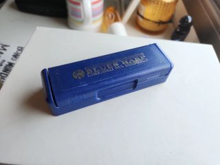 Armónica Hohner con estuche