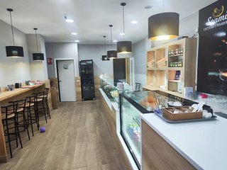 Local comercial en venta en La Torrassa en Hospitalet de Llobregat, L´