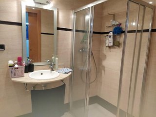 Local comercial en venta en La Torrassa en Hospitalet de Llobregat, L´