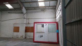 Nave industrial en venta en Adurtza - Aretxabaleta en Vitoria-Gasteiz