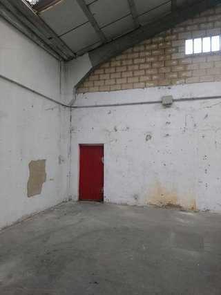 Nave industrial en venta en Adurtza - Aretxabaleta en Vitoria-Gasteiz