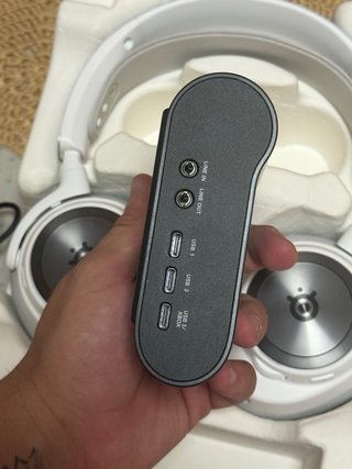SteelSeries Arctis Nova Pro Wireless Omni