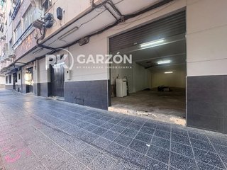 Local comercial en venta en Barrio Alto - San Félix - Oliveros - Altamira en Almería