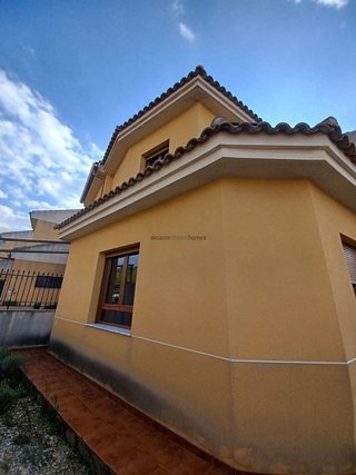 Casa adosada en venta en Pinós
