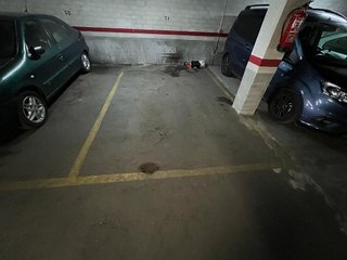 Garaje en venta en Centre en Hospitalet de Llobregat, L´