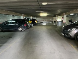 Garaje en venta en Centre en Hospitalet de Llobregat, L´