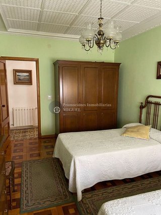 Casa adosada en venta en Verín