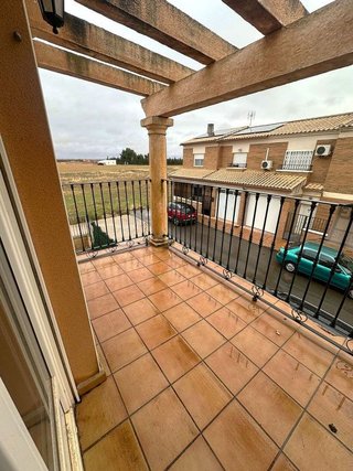 Casa adosada en venta en Quintanar de la Orden