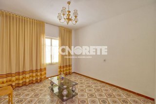 Casa adosada en venta en Consuegra