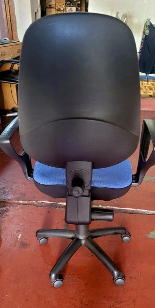 Sillón de oficina azul