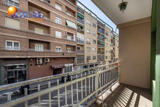 Piso en venta en Pajaritos - Plaza de Toros en Granada