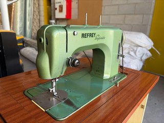 Máquina de coser Refrey Preferida