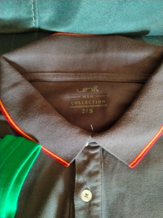 Polos grises y verdes