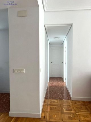 Piso en venta en Universidad - Los Lirios en Logroño