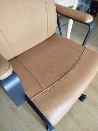 Silla de oficina Ikea cuero marrón