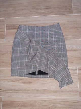 Conjunto: Falda y Blusa Talla M. NUEVO