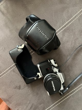 Olympus OM10 + Objetivo Zuiko cámara analógica
